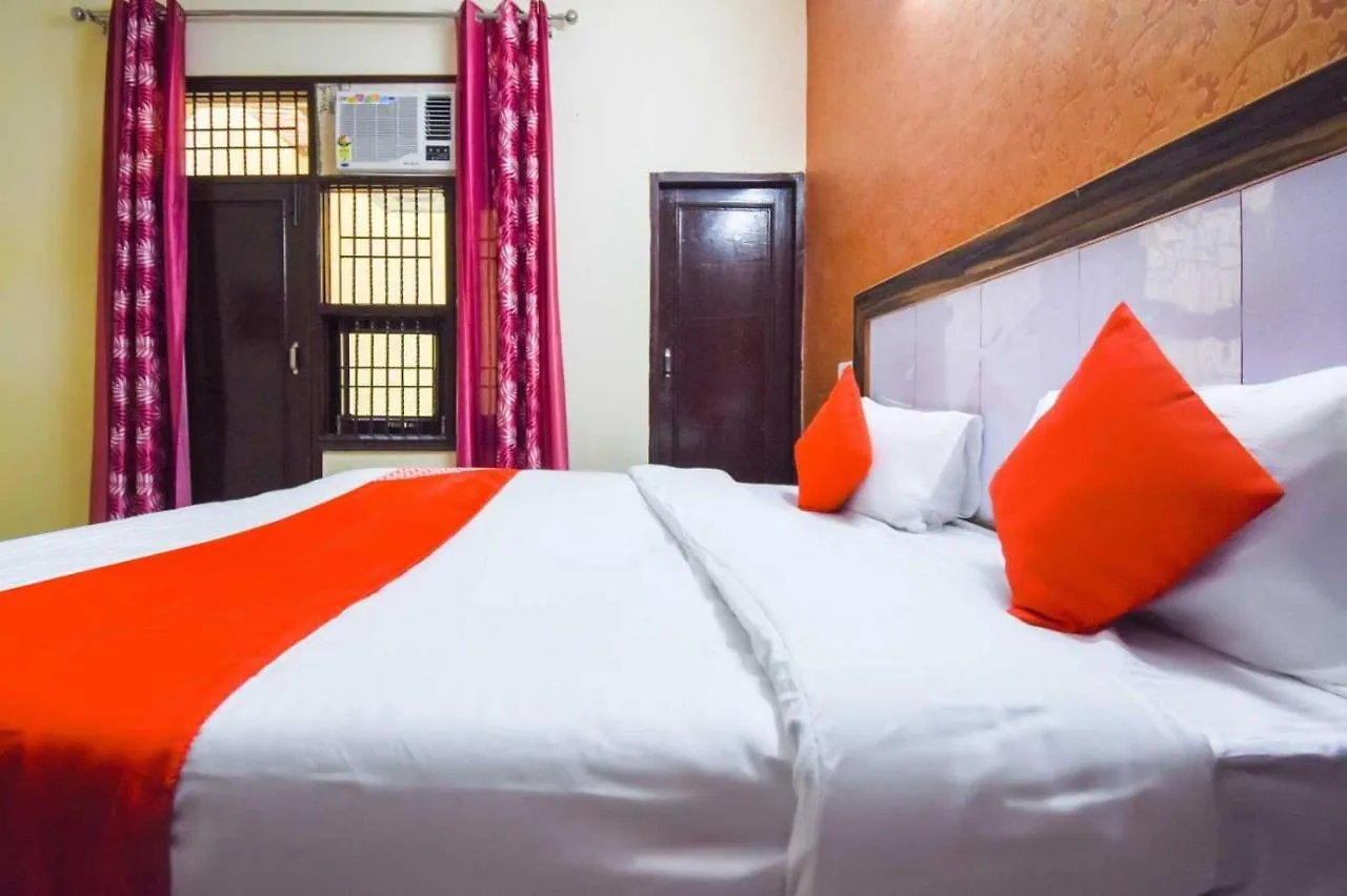 Super Oyo Flagship Apple Green Hotel Zirakpur 3*,  India