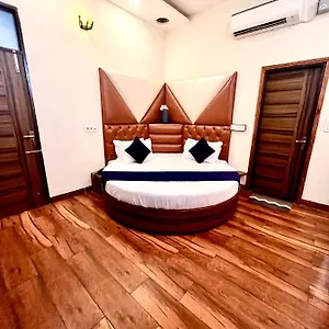 Hotel Woodcrest - Best Family By - A Unit Of Sidham Group, Zirakpur